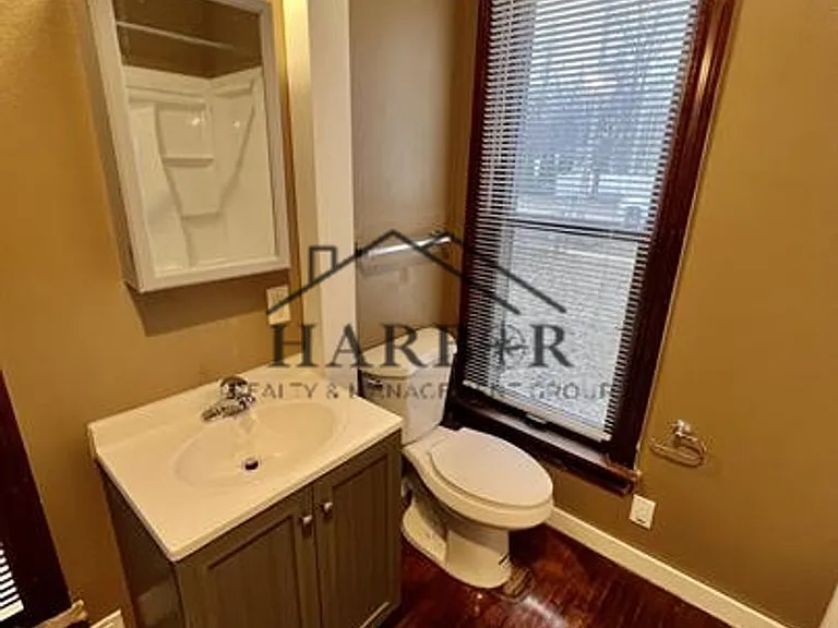 403 10th St NW — Photo 9