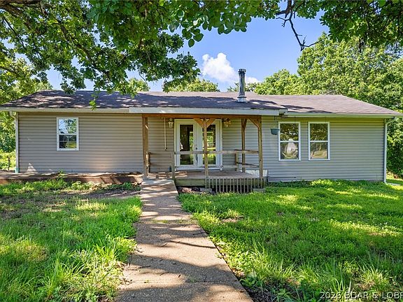 3rd image of 702 Doc Ridgeway Dr