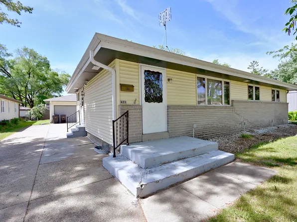 409 W Linwood Ave, Oconomowoc, WI 53066