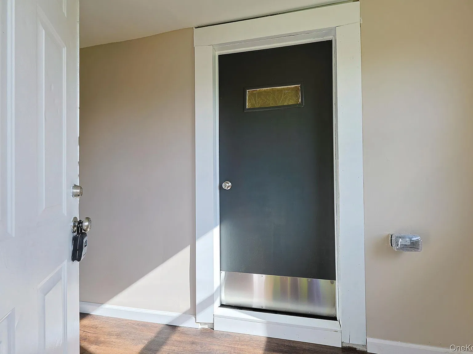 1 bed, 1.0 bath, 450 sqft, $1,800 — Photo 3
