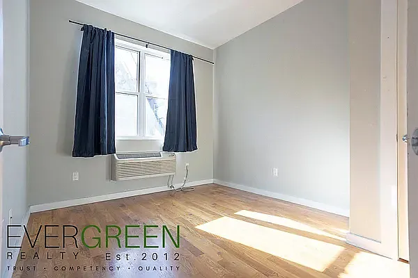 58A Vernon Ave #3R — Photo 8