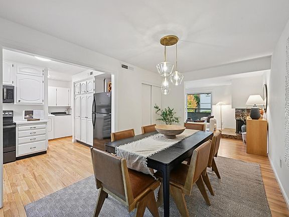 4th image of 405 Sylvia Way