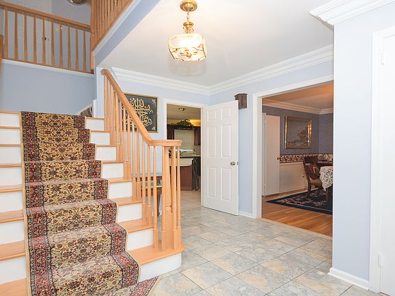 3rd image of 745 Albemarle St