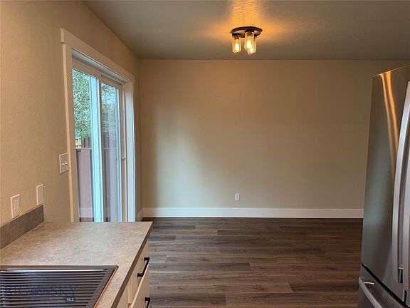 5th image of 3007 Meadowlark Ln