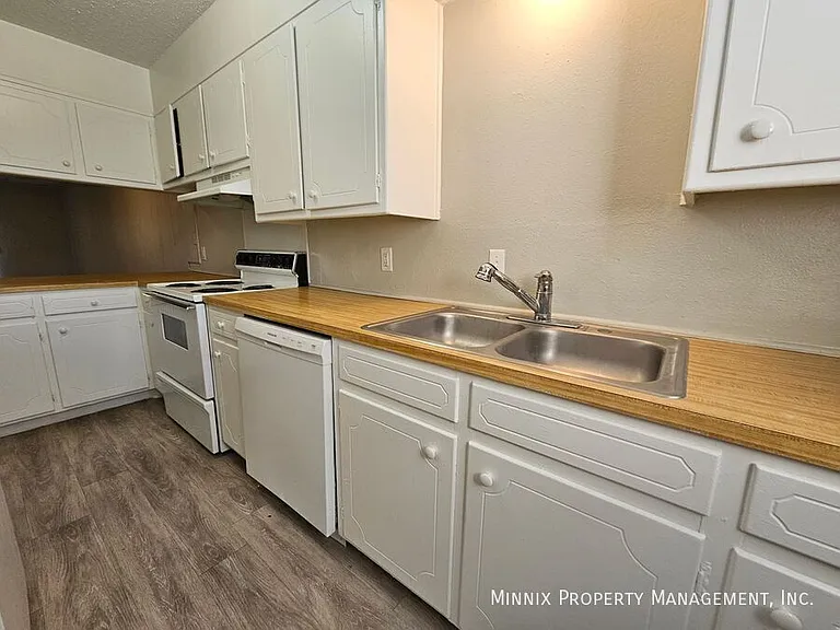 1704 Yonkers St #B — Photo 8