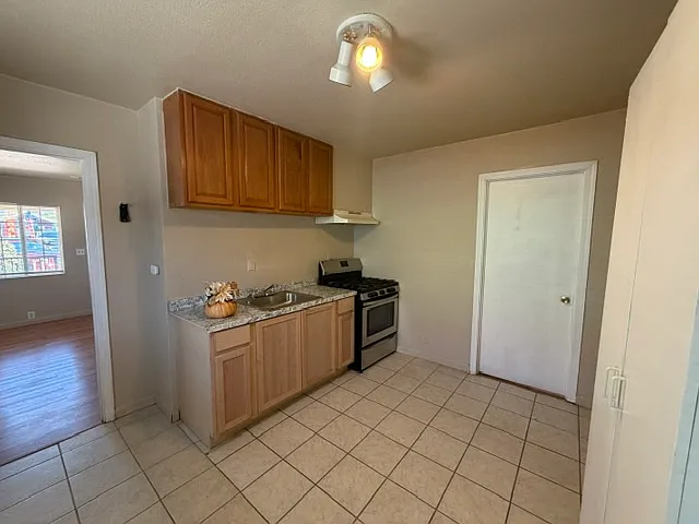 519 15th Street - Front House — Photo 4