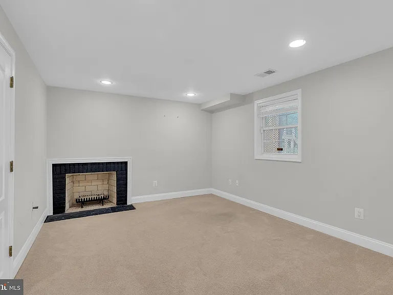 7205 Van Ness Ct — Photo 36