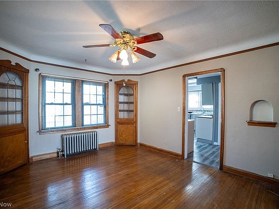 5th image of 285 E 216th St