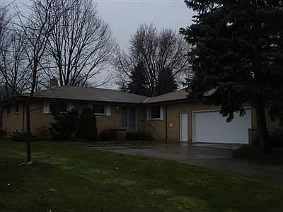 2nd image of 1454 S Circle View Dr