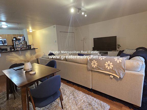 4th image of 41 Chelsea St APT 1