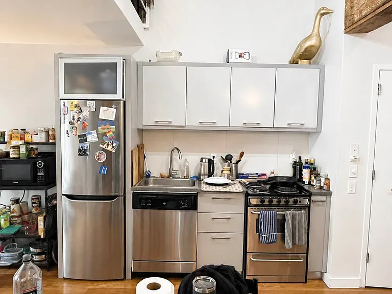 100 Dupont St #1H — Photo 5