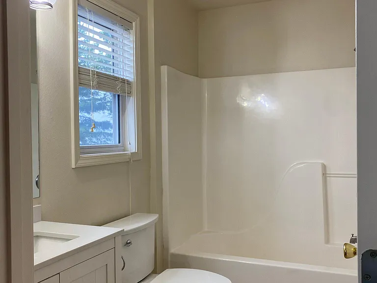Main BR full bathroom