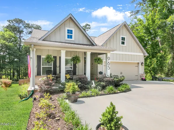 965 Kino St, Diamondhead, MS 39525