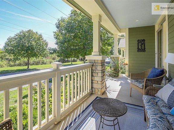 Inviting front porch to enjoy the private view!