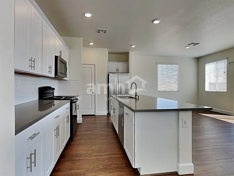 1609 Viaggio Ave — Photo 4