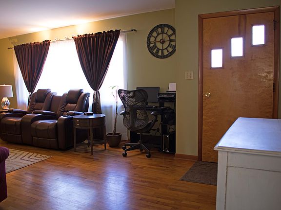 4th image of 408 1st Ave