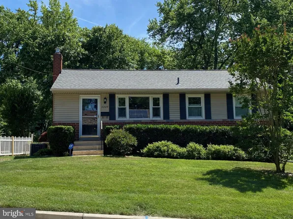6209 Quebec Pl, College Park, MD 20740