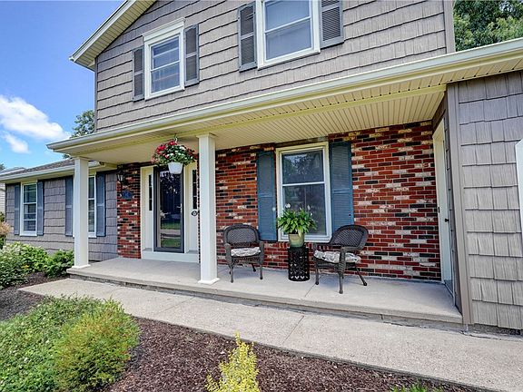 2nd image of 40 Red Rock Cir