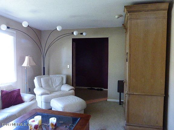 4th image of 5511 Rainey Ave W