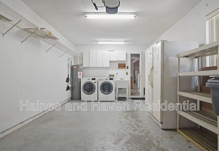 157 Coventry Cir — Photo 28
