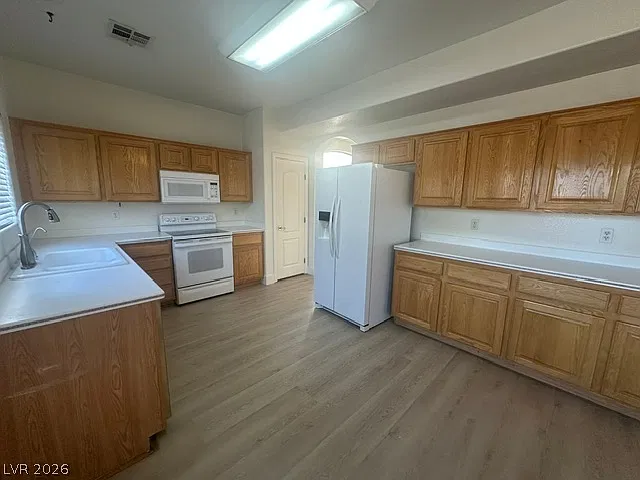 4 bed, 2.5 bath, 2439 sqft, $2,750 — Photo 2