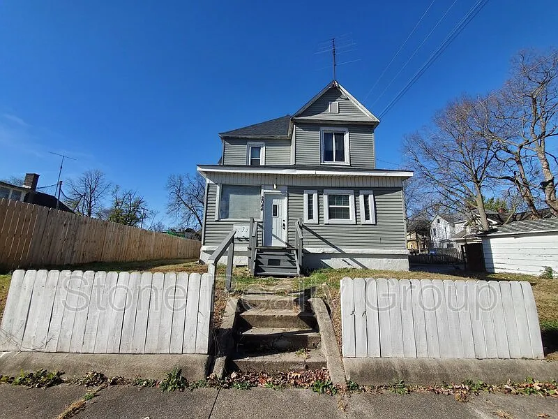 2 bed, 1.0 bath, $650 — Photo 2