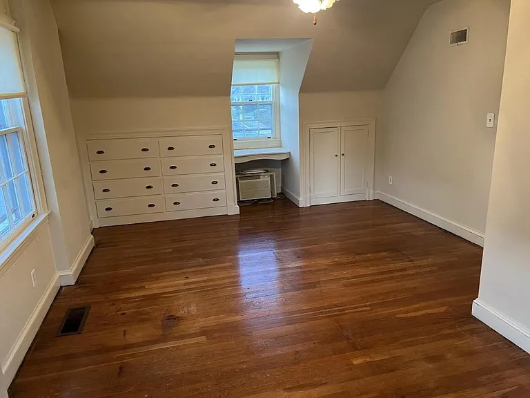 4027 N Glebe Rd — Photo 14