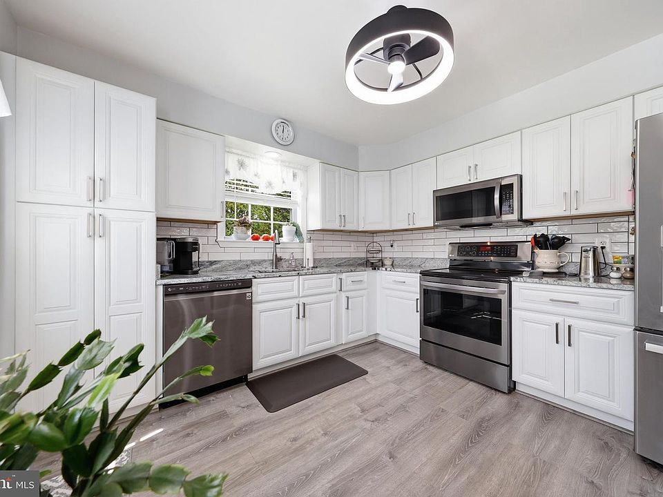 1st image of 5679 Barberry Ct