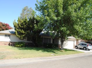 327 Crescent Dr, Galt, CA 95632
