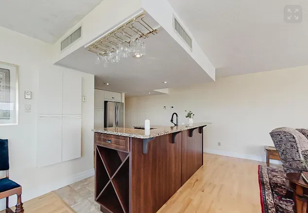 3 bed, 1400 sqft, $2,400 — Photo 2