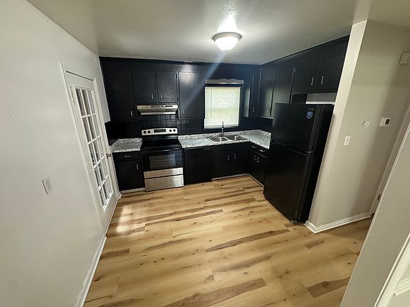 2nd image of 220 Saddler Dr