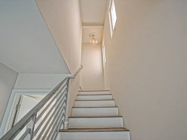307 Bayview Dr — Photo 17