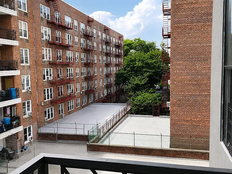762 E 32nd St #3F — Photo 13