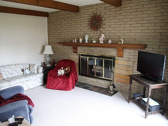 5th image of 30403 Glenwood Cir
