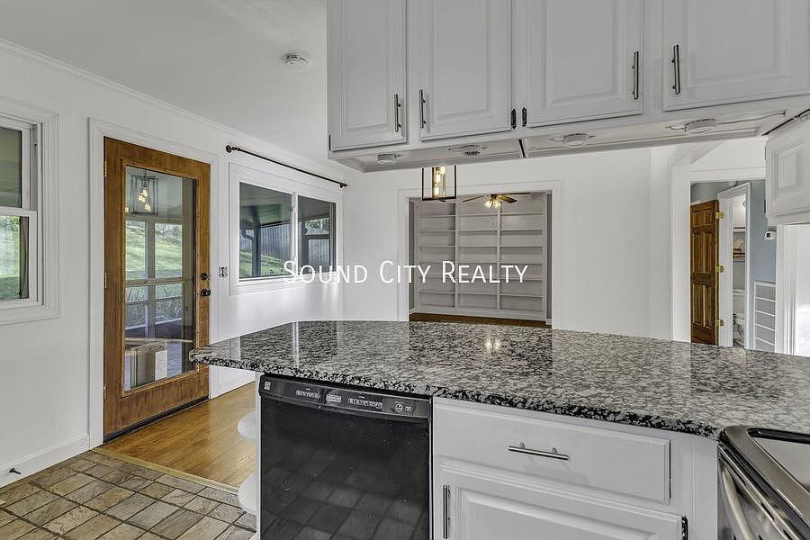 1st image of 6232 Henry Ford Dr