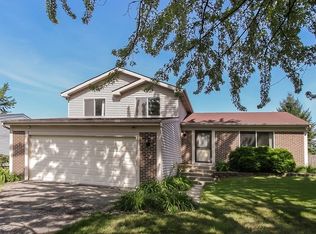 2021 Stonefield Dr, Glendale Heights, IL