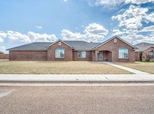 811 12th St, Wolfforth, TX 79382