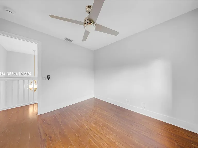 1538 Tamarind Ct — Photo 6