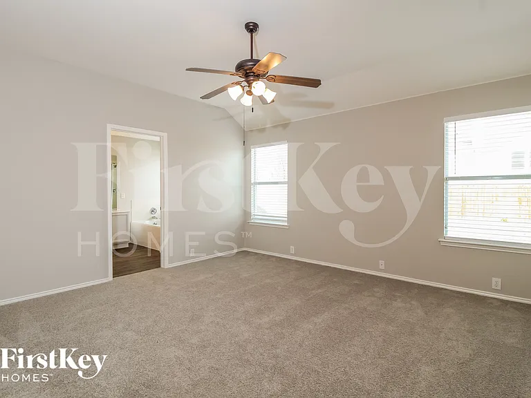 8749 Sagebrush Trl — Photo 10