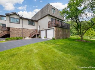 3S337 Briarwood Dr, Warrenville, IL 60555