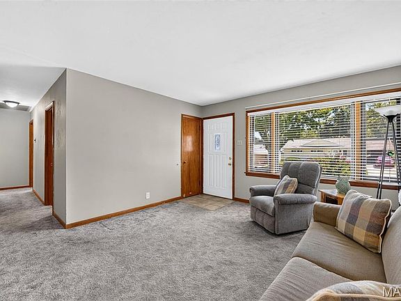 3rd image of 11219 Behr Dr