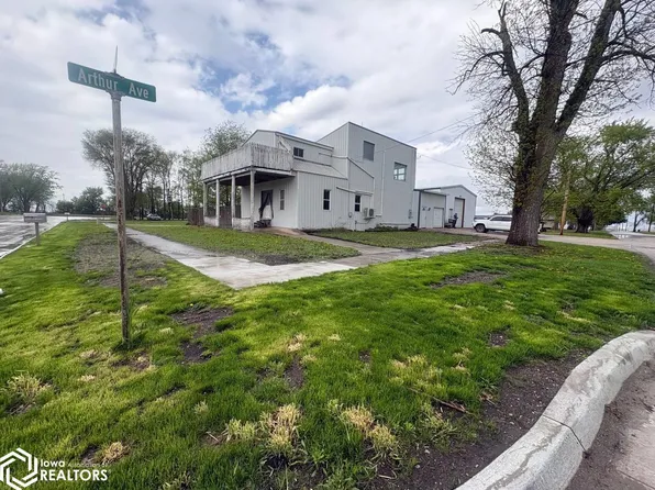 303 NW 8th St, Eagle Grove, IA 50533