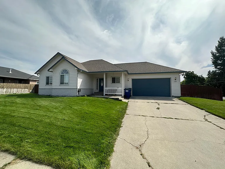 2780 W Iago St — Photo 2