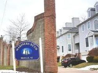 7 Mariners Bnd, Brielle, NJ 08730