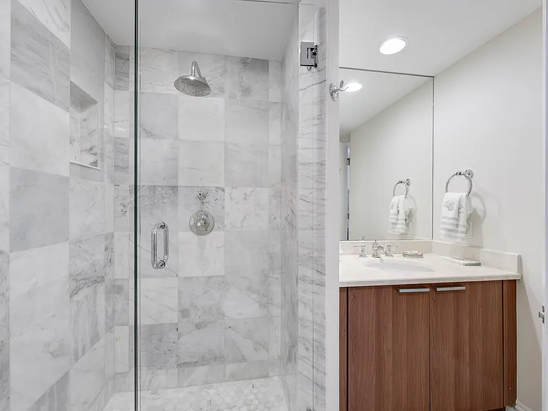 2650 Lake Shore Dr #1602 — Photo 18
