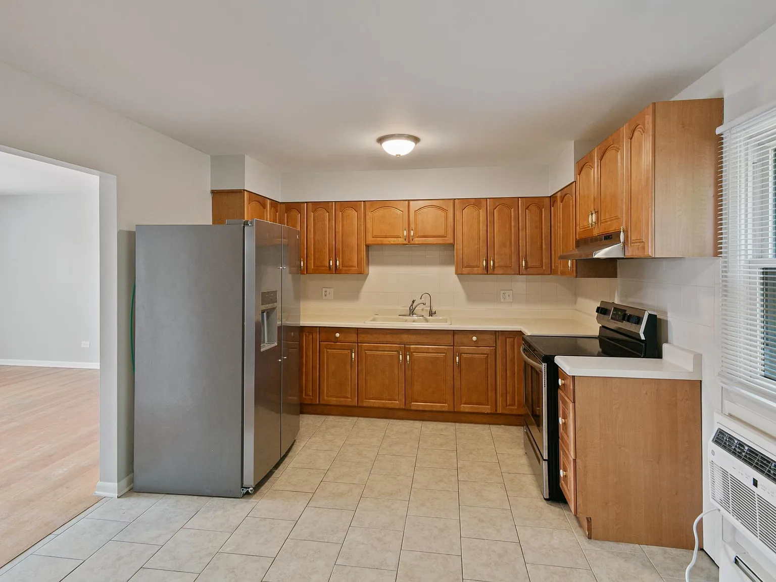 2 bed, 920 sqft, $2,000 — Photo 4
