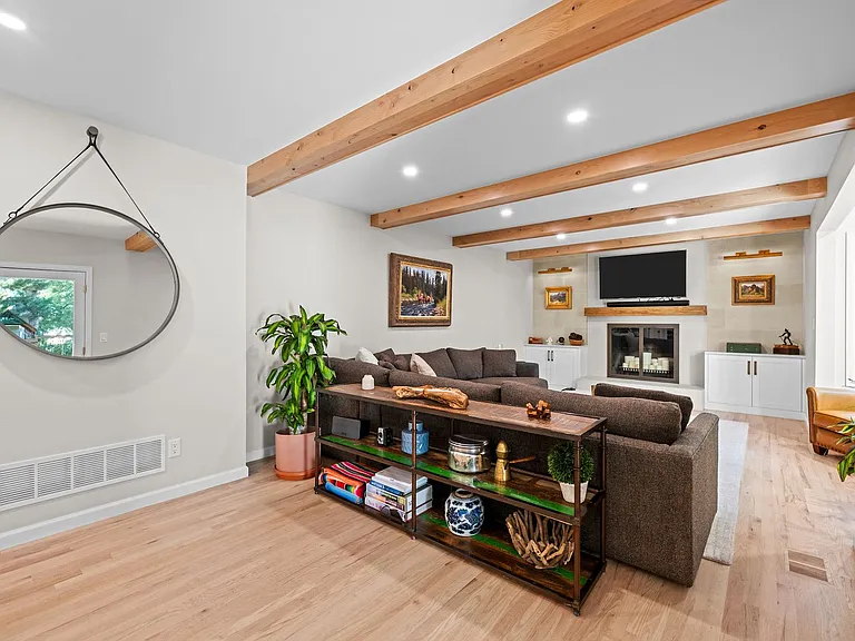 7030 Magnolia Cir — Photo 13