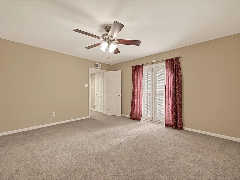 2413 Potomac Dr #D — Photo 24