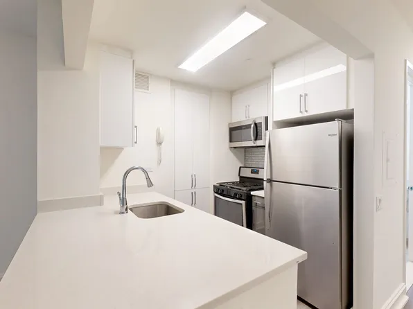 10 Hanover Square image 1 of 9