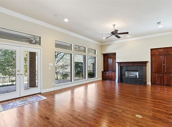 3rd image of 605 Pelican Hills Dr